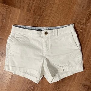 Old Navy White Everyday Short (4)